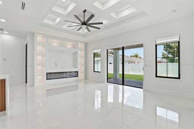 7013 N CLEARVIEW AVENUE, Tampa, FL 33614