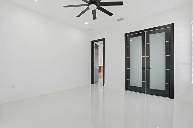 7013 N CLEARVIEW AVENUE, Tampa, FL 33614