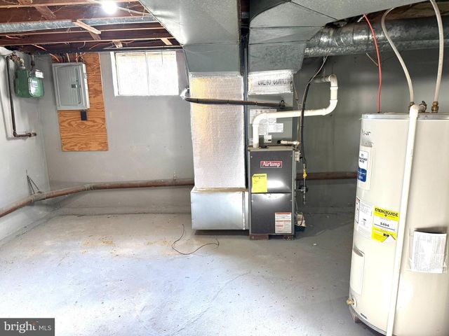 100 MOUL AVE, Hanover, PA 17331