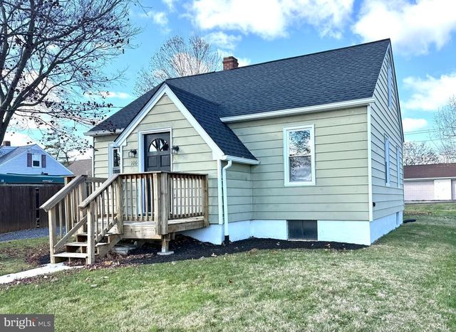 100 MOUL AVE, Hanover, PA 17331