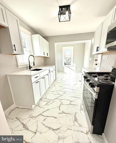 100 MOUL AVE, Hanover, PA 17331