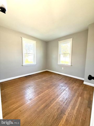 100 MOUL AVE, Hanover, PA 17331