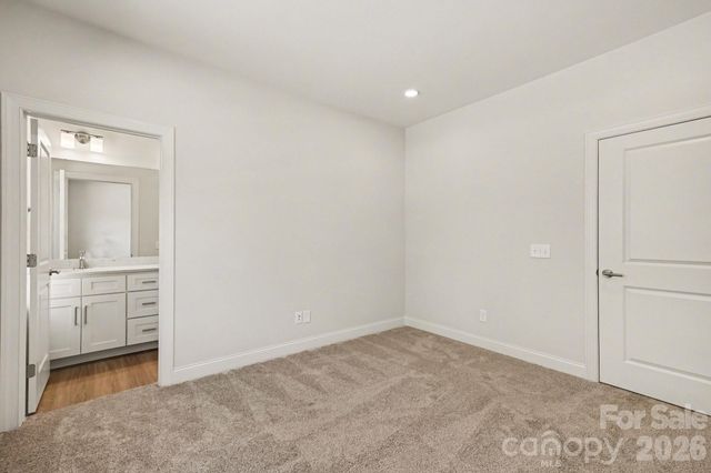 562 W Wilson Avenue, Mooresville, NC 28115