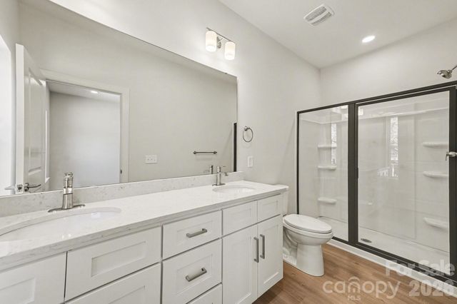 562 W Wilson Avenue, Mooresville, NC 28115