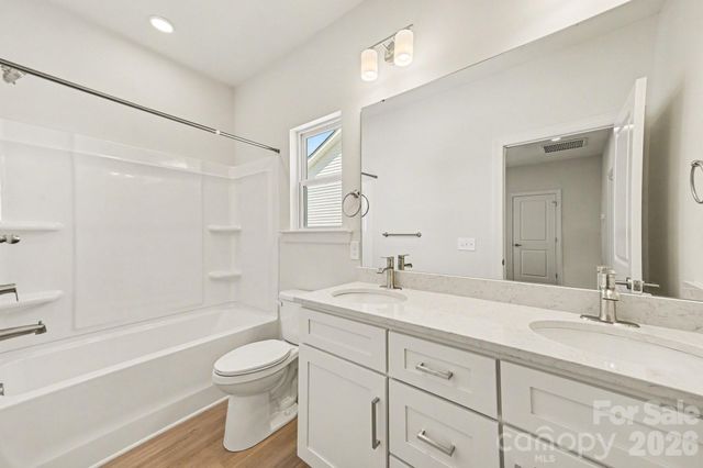 562 W Wilson Avenue, Mooresville, NC 28115