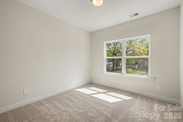 562 W Wilson Avenue, Mooresville, NC 28115