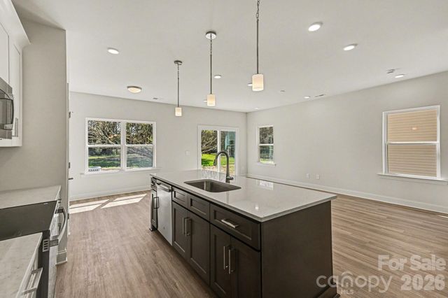 562 W Wilson Avenue, Mooresville, NC 28115