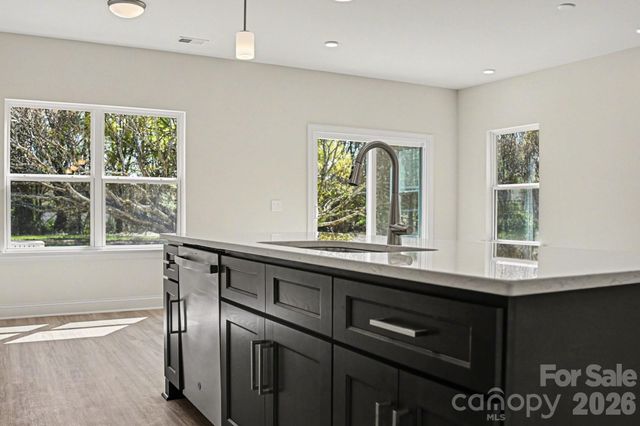 562 W Wilson Avenue, Mooresville, NC 28115