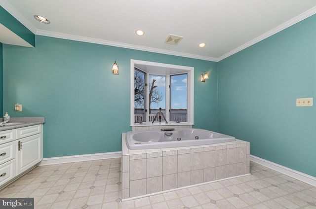 7521 CHESAPEAKE AVENUE, Baltimore, MD 21219
