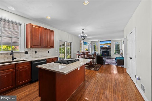 15 HUNTERS CHASE, Etters, PA 17319