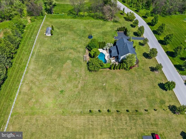 15 HUNTERS CHASE, Etters, PA 17319