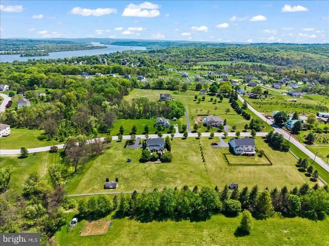 15 HUNTERS CHASE, Etters, PA 17319