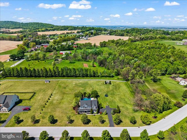 15 HUNTERS CHASE, Etters, PA 17319