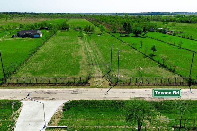 1686 County Road 615, Dayton, TX 77535