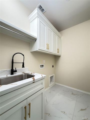 910 E 38th Street, San Juan, TX 78589