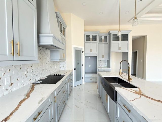 910 E 38th Street, San Juan, TX 78589