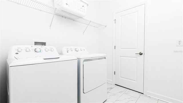 989 LEADER STREET, Davenport, FL 33896