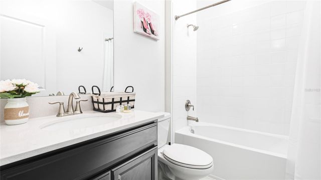 989 LEADER STREET, Davenport, FL 33896