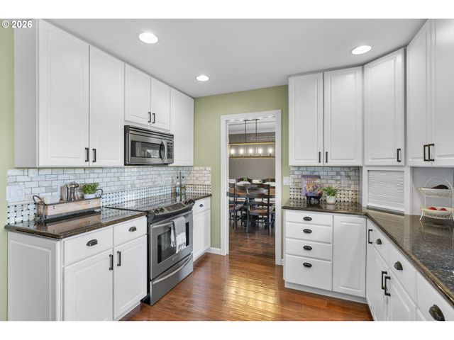 13755 Sw Liden Dr, Portland, OR 97223