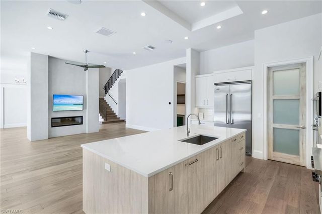 16716 Enclave CIR, Naples, FL 34110