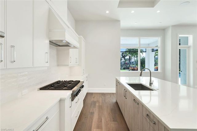 16716 Enclave CIR, Naples, FL 34110