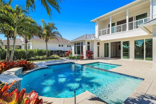 16716 Enclave CIR, Naples, FL 34110