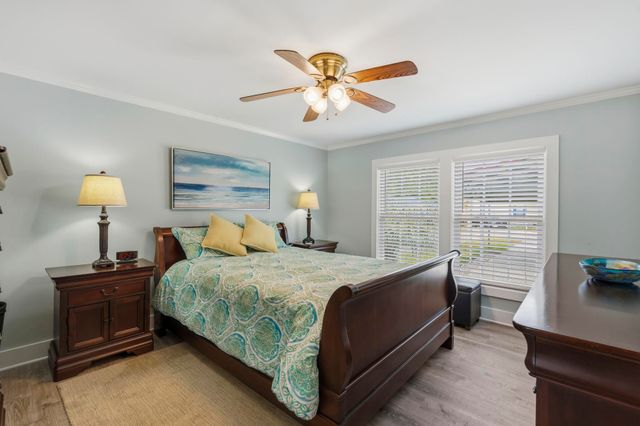 124 Queens Rd., Little River, SC 29566
