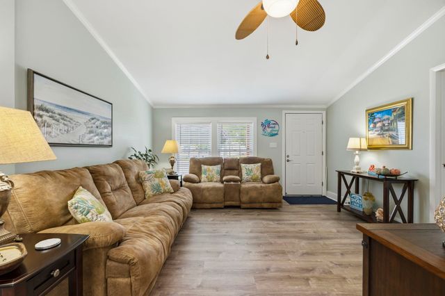 124 Queens Rd., Little River, SC 29566