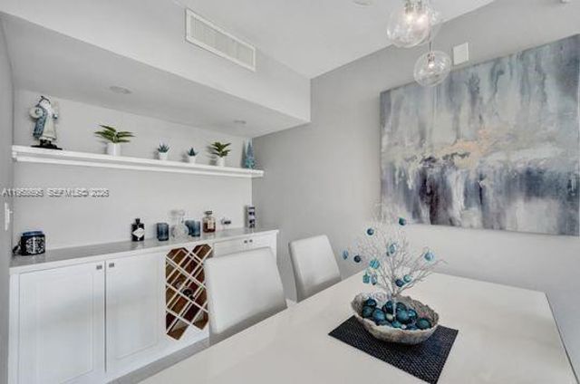 20515 E Country Club Dr 1244, Aventura, FL 33180