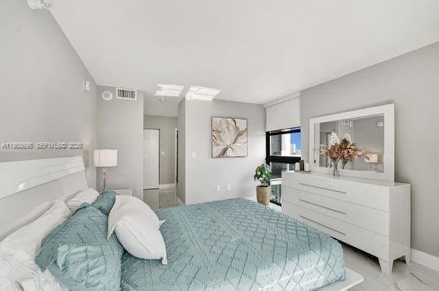 20515 E Country Club Dr 1244, Aventura, FL 33180