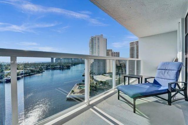 20515 E Country Club Dr 1244, Aventura, FL 33180