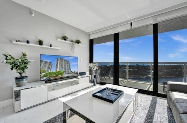 20515 E Country Club Dr 1244, Aventura, FL 33180