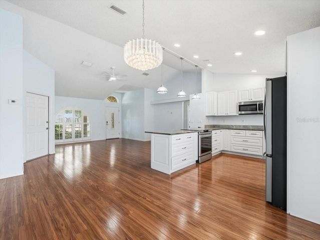 2310 39TH AVENUE N, St Petersburg, FL 33714