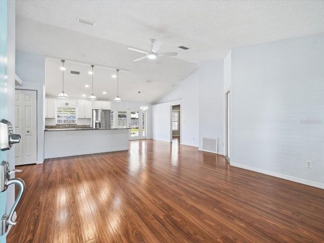 2310 39TH AVENUE N, St Petersburg, FL 33714