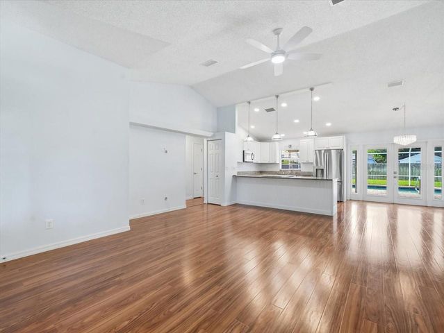 2310 39TH AVENUE N, St Petersburg, FL 33714