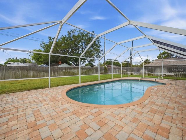 2310 39TH AVENUE N, St Petersburg, FL 33714
