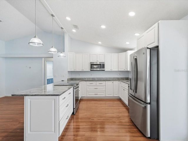 2310 39TH AVENUE N, St Petersburg, FL 33714