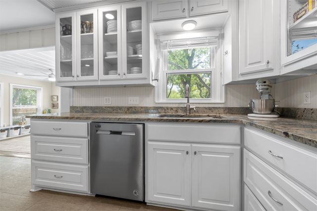 2306 Oak Cliff Drive, Waco, TX 76710