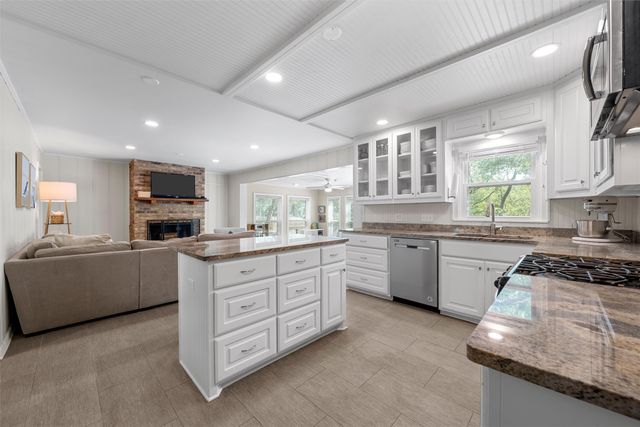 2306 Oak Cliff Drive, Waco, TX 76710