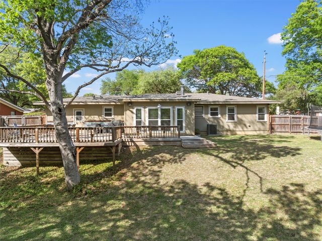 2306 Oak Cliff Drive, Waco, TX 76710