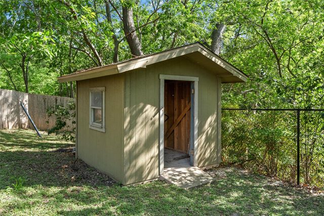 2306 Oak Cliff Drive, Waco, TX 76710