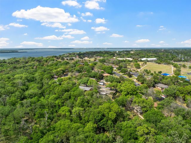 2306 Oak Cliff Drive, Waco, TX 76710