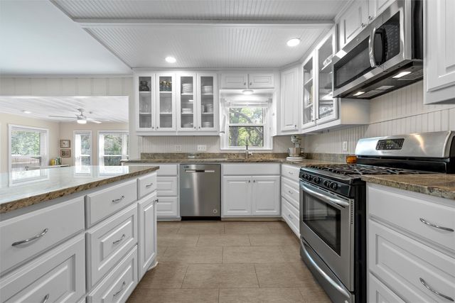 2306 Oak Cliff Drive, Waco, TX 76710