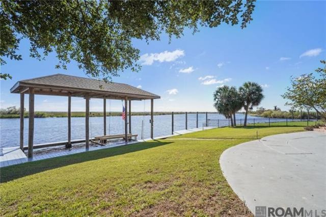 1056 Peninsula Drive, Slidell, LA 70460