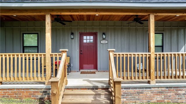 942 Strawberry Lane, Cedarville, AR 72932