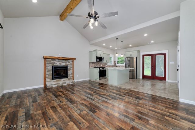 942 Strawberry Lane, Cedarville, AR 72932