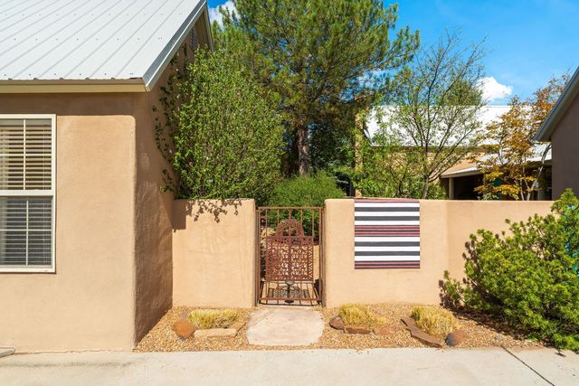 909 Nicole Place, Santa Fe, NM 87505