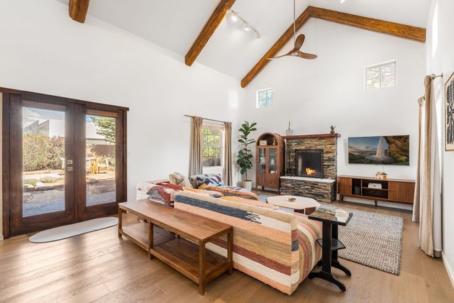 909 Nicole Place, Santa Fe, NM 87505