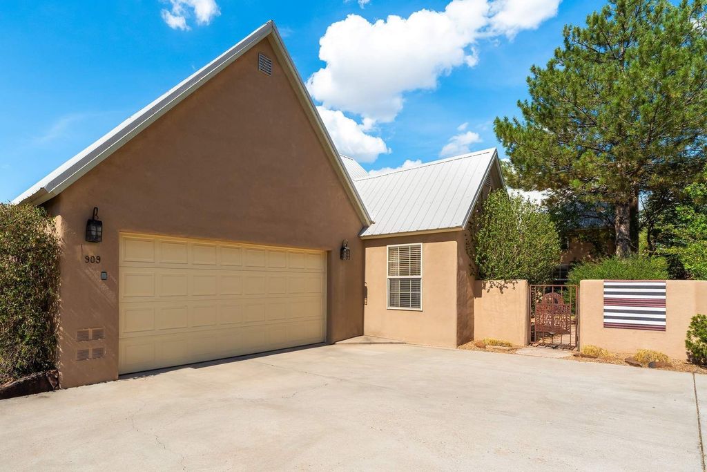 909 Nicole Place, Santa Fe, NM 87505