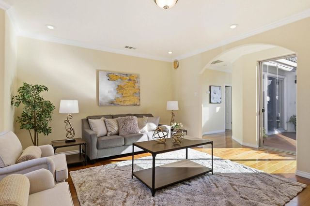 1352 S Stelling Road, Cupertino, CA 95014
